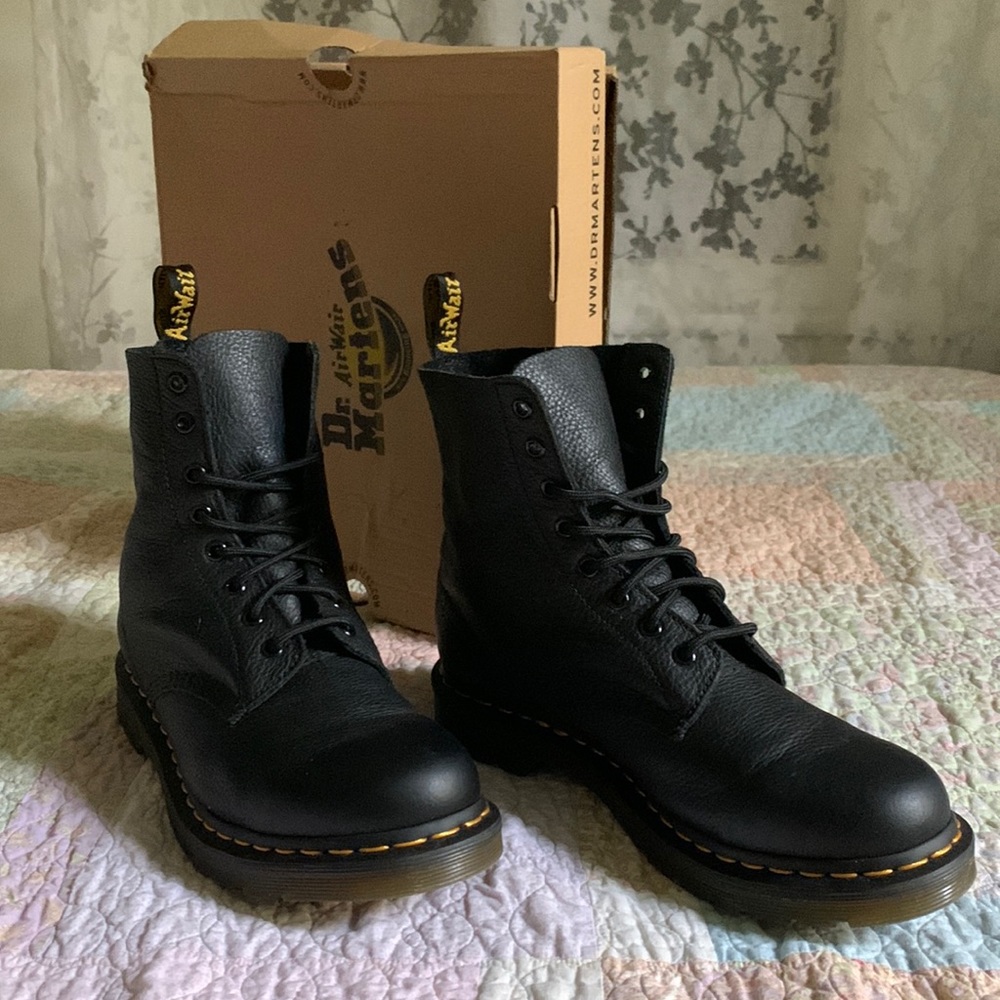 LIKE NEW DOC MARTEN PASCAL US 10 EU42